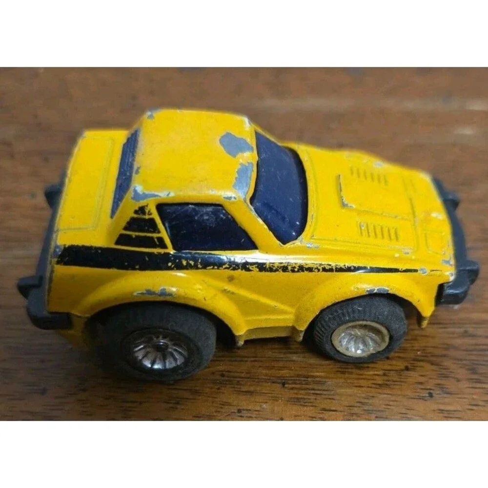 Zee Toys GRIPPERS Speed Demon Triumph Pull Back Diecast Car 1981 Vintage